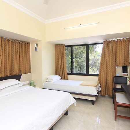 Hotel Hari International Lonavala Esterno foto